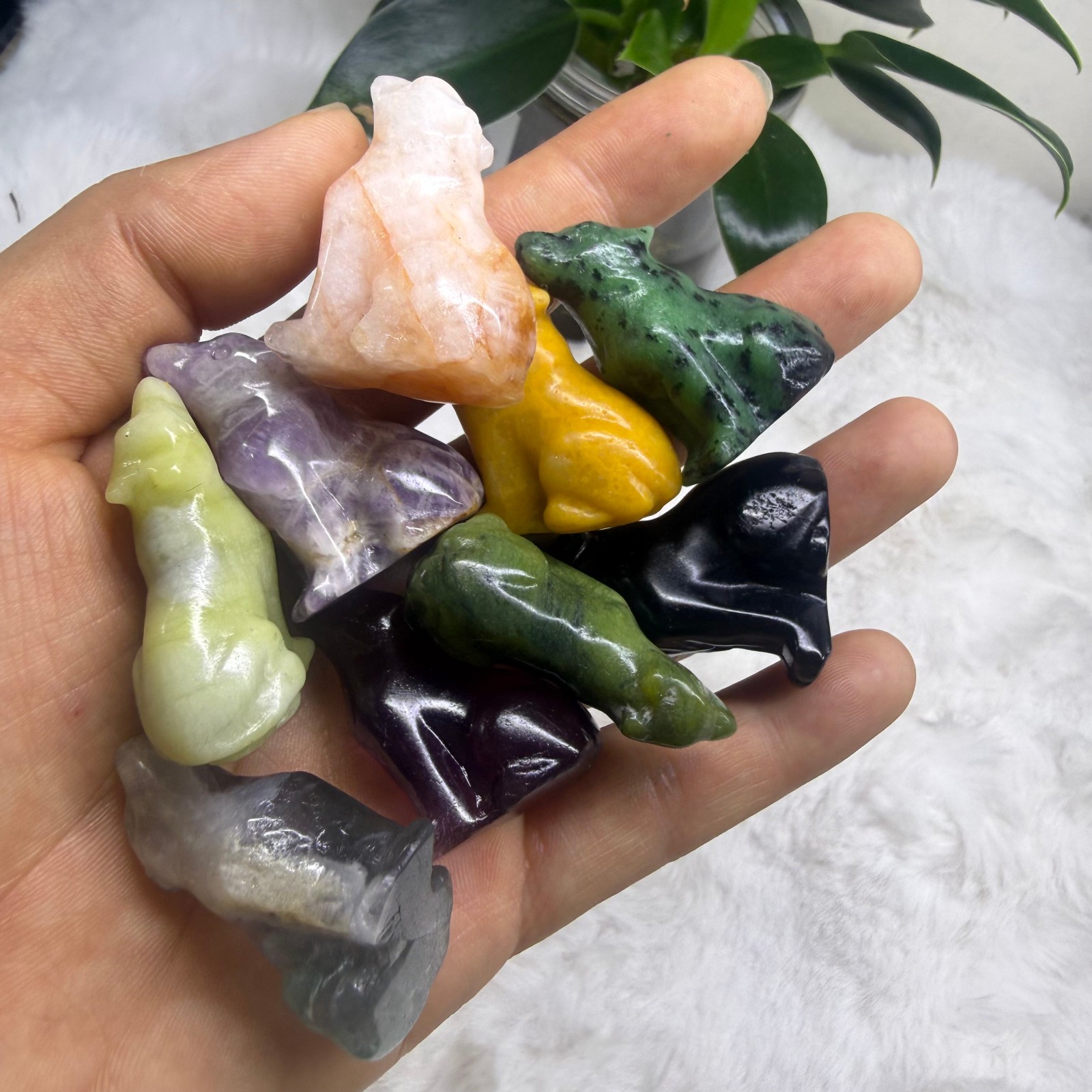 5pc 1.4″ Natural Mixing Quartz Crystal Carved Wolf Reiki Heal random