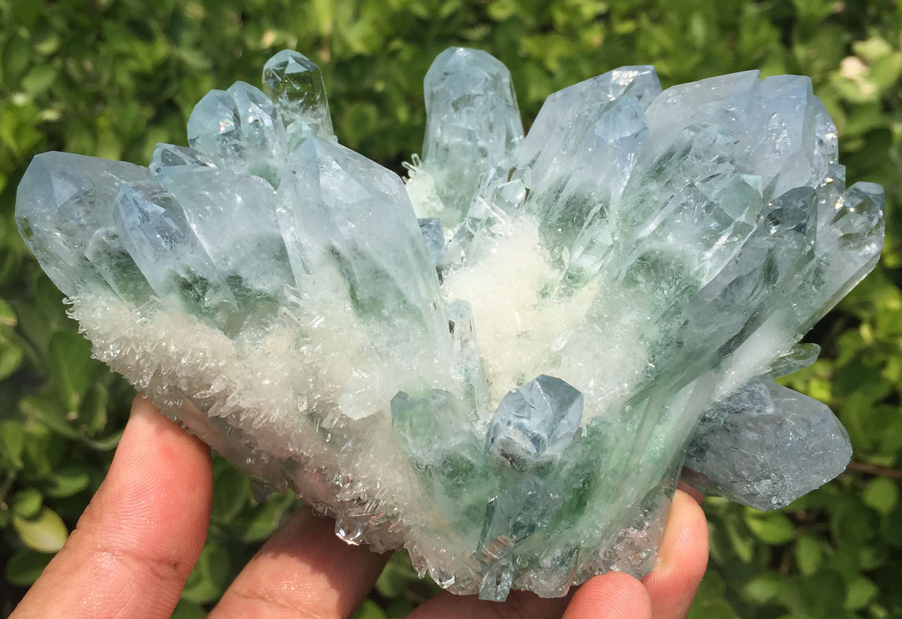 1086g Top! New Find Blue Green Ghost Crystal Clusters of mineral samples ip0558