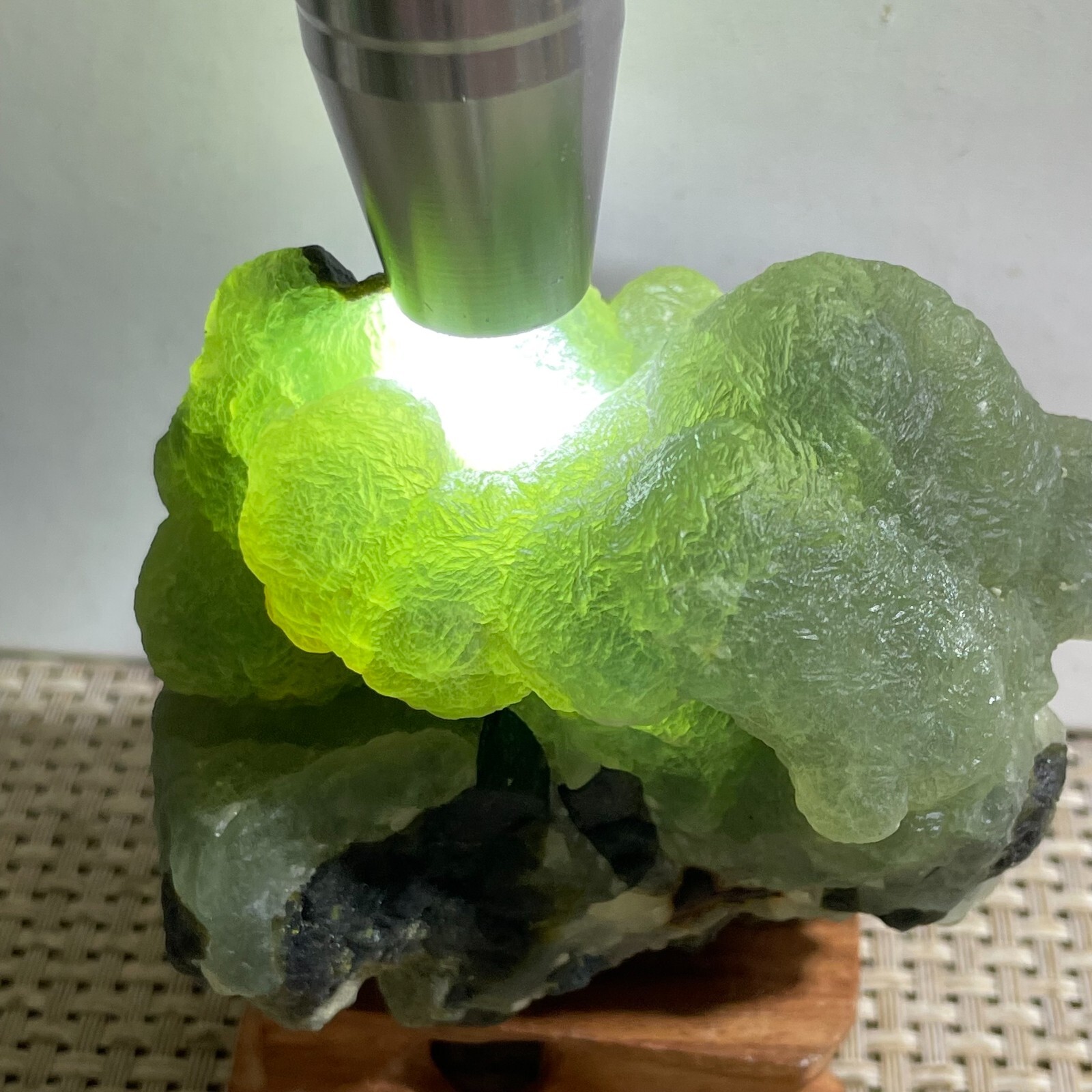 Natural green chalcedony grape agate crystal specimen Indonesia 472g b104