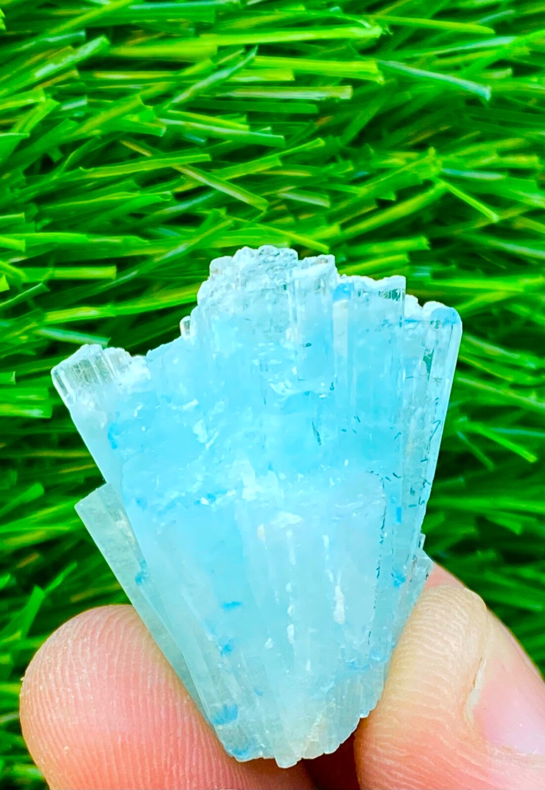 75 carats beautiful top blue cluster aquamarine cluster spray combine with black