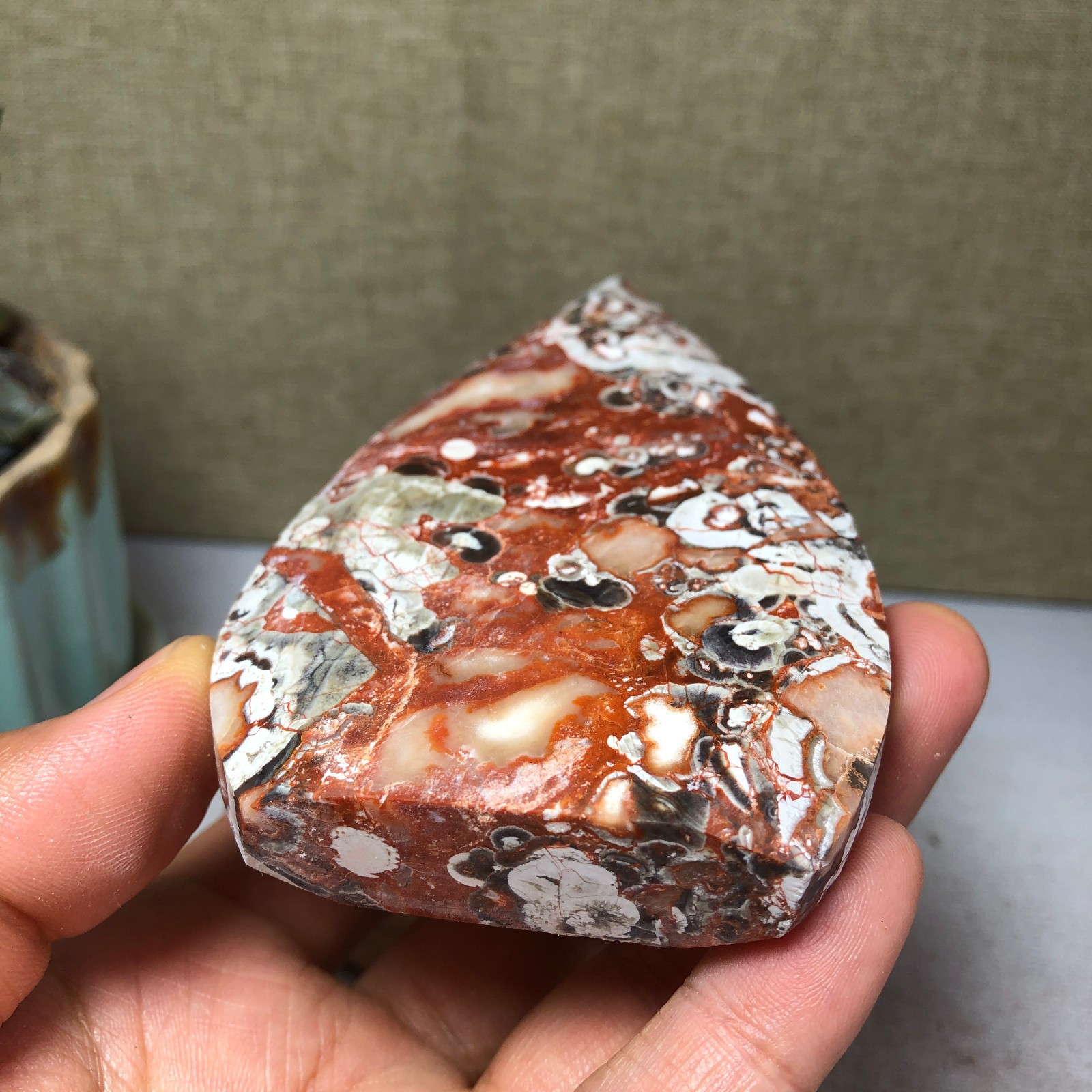 Natural l Indonesian Bloodstone agate point leaf Crystal specimens 152g A4932