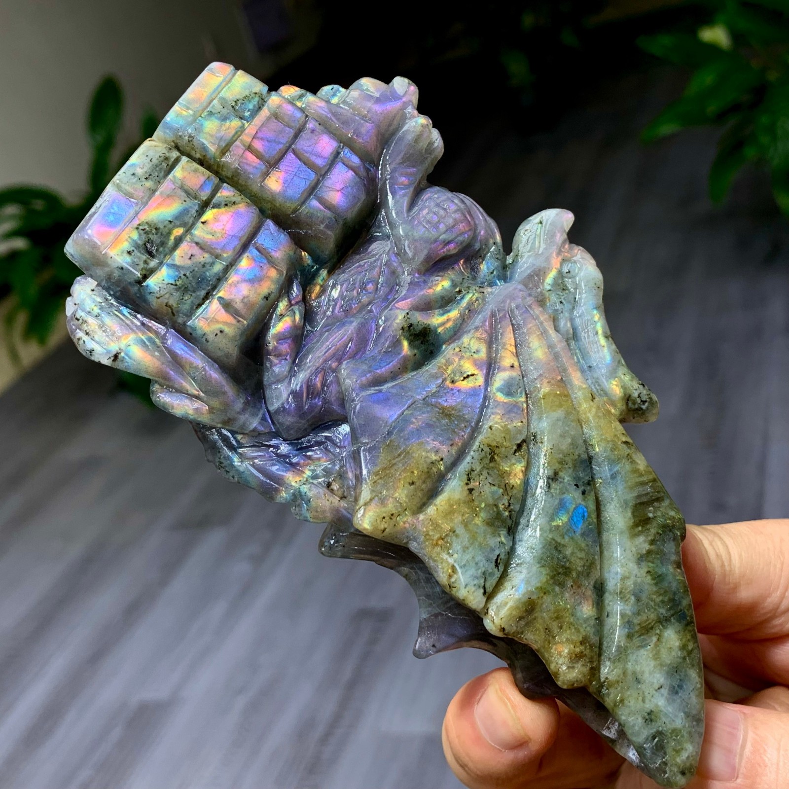 306G Natural Labradorite Quartz Crystal Stone Hand carved Flying dragon