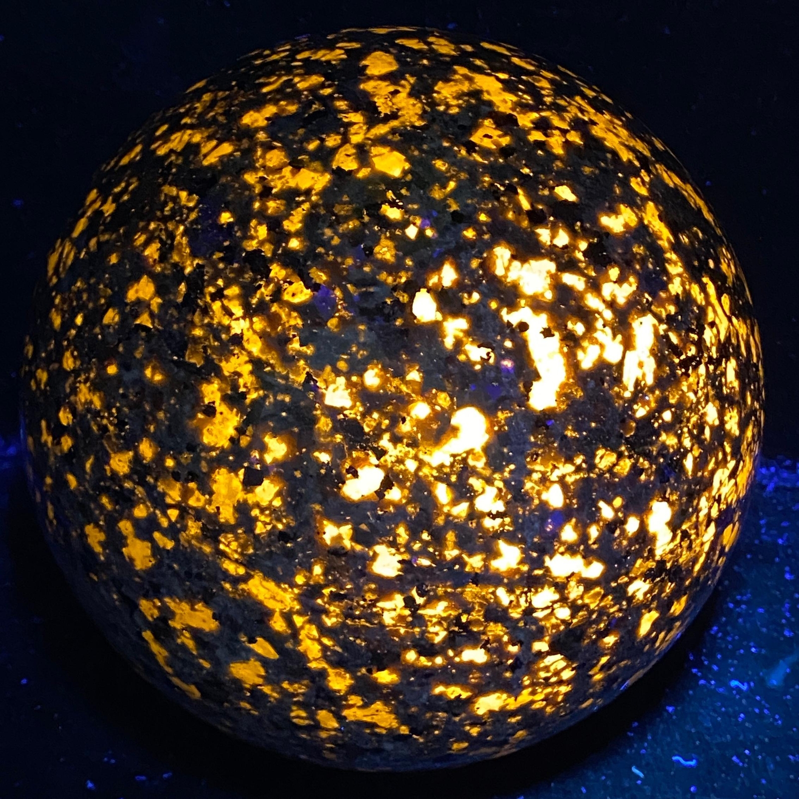 Natural Flame’s stone Sphere crystal ball reiki healing 5660G UV Reactivecrystal