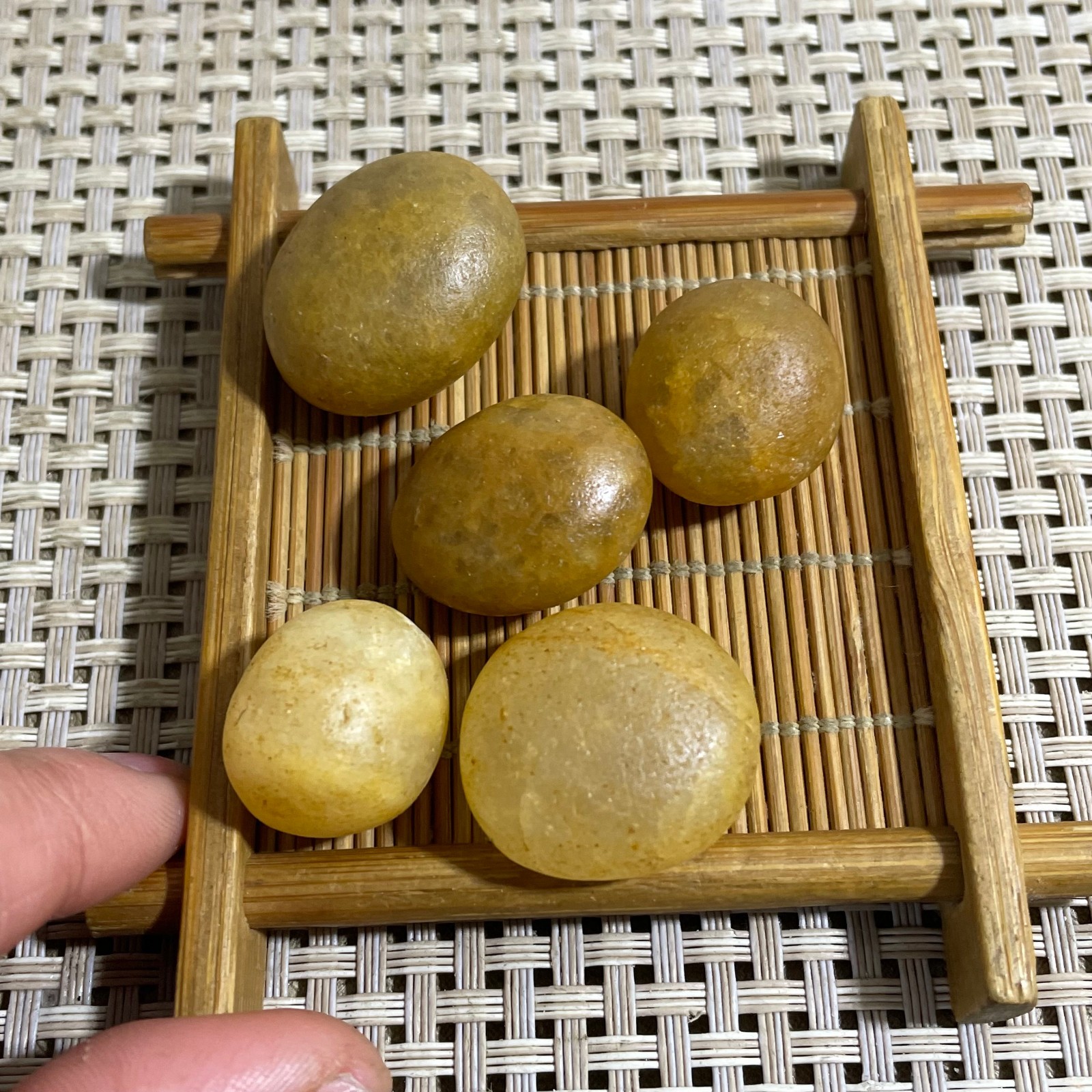 50g Bonsai Suiseki- Gobi Agate Eyes Stone-Rare Stunning Viewing
