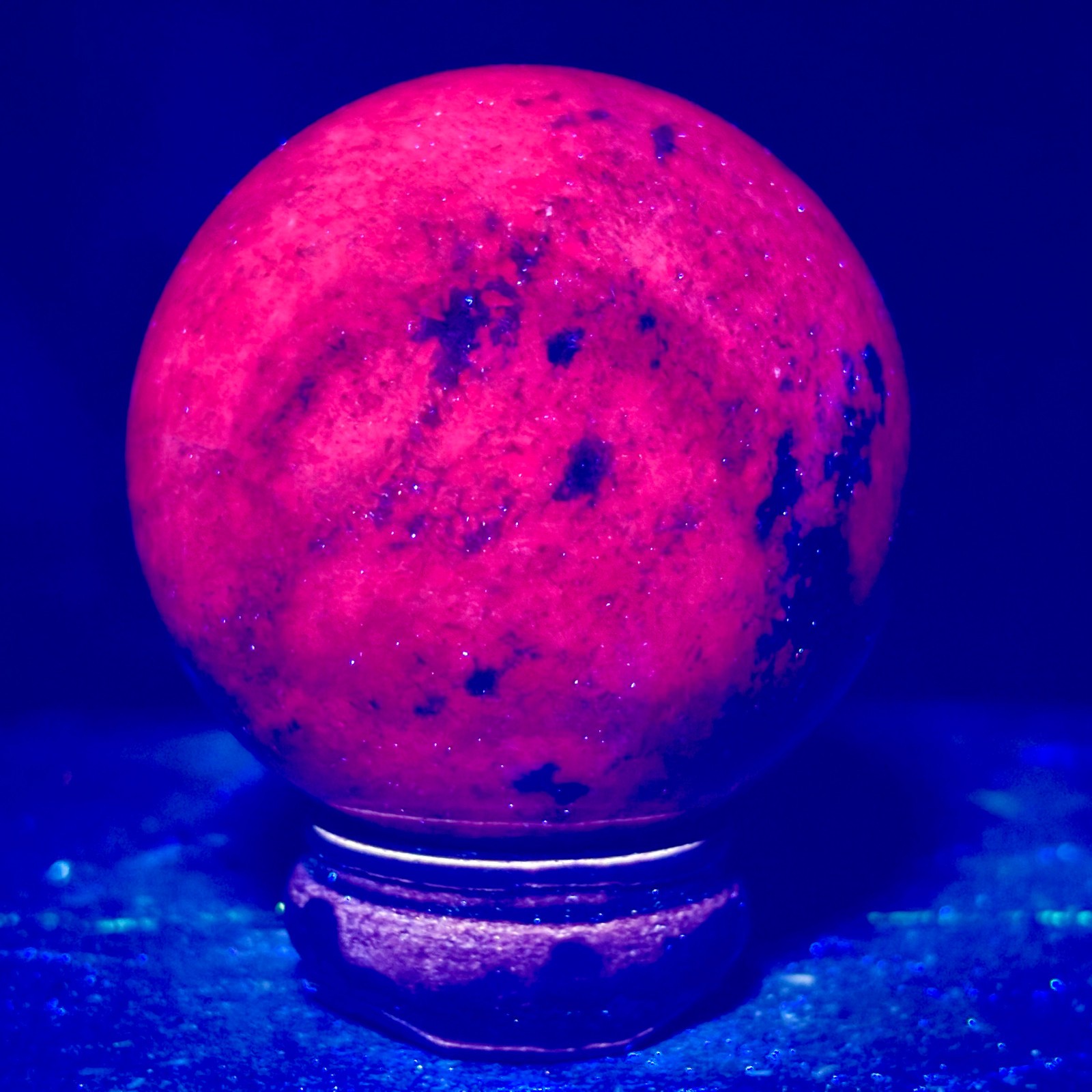 1.55LB Natural Blue Sapphire And Ruby Sphere Fluorescent Glow Under UV Light