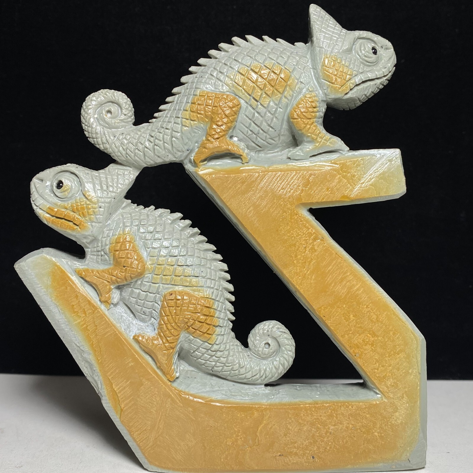 Natural Crystal Quartz Mineral Specimen Songhua Stone Handcarved Chameleon Gift