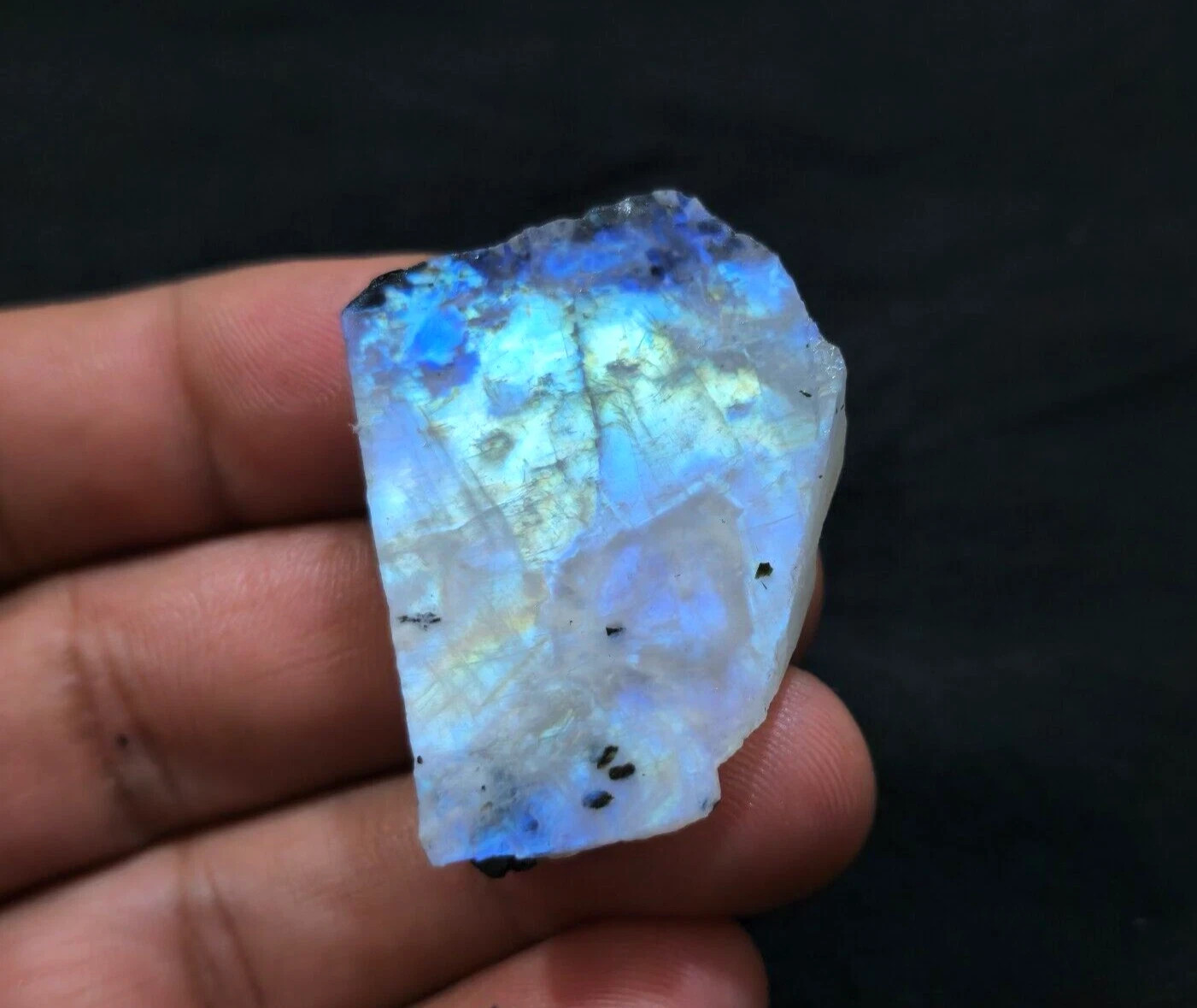 Wonderful AA+ Rainbow Moonstone Raw 81 Crt Moonstone Rough Gemstone For Jewelry