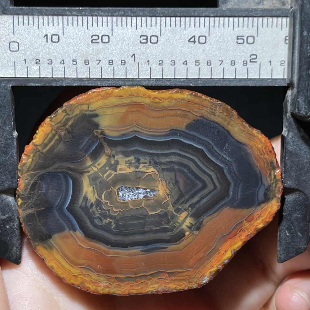 Natural half Rough Chinese Agate crystal geode Achat Nodule Hebei 110g A047