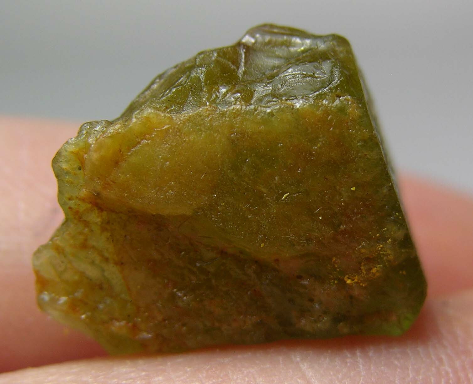 15.40ct Vietnam Dac Lak 100% Natural Rough Peridot Crystal Specimen 18mm 3.10g