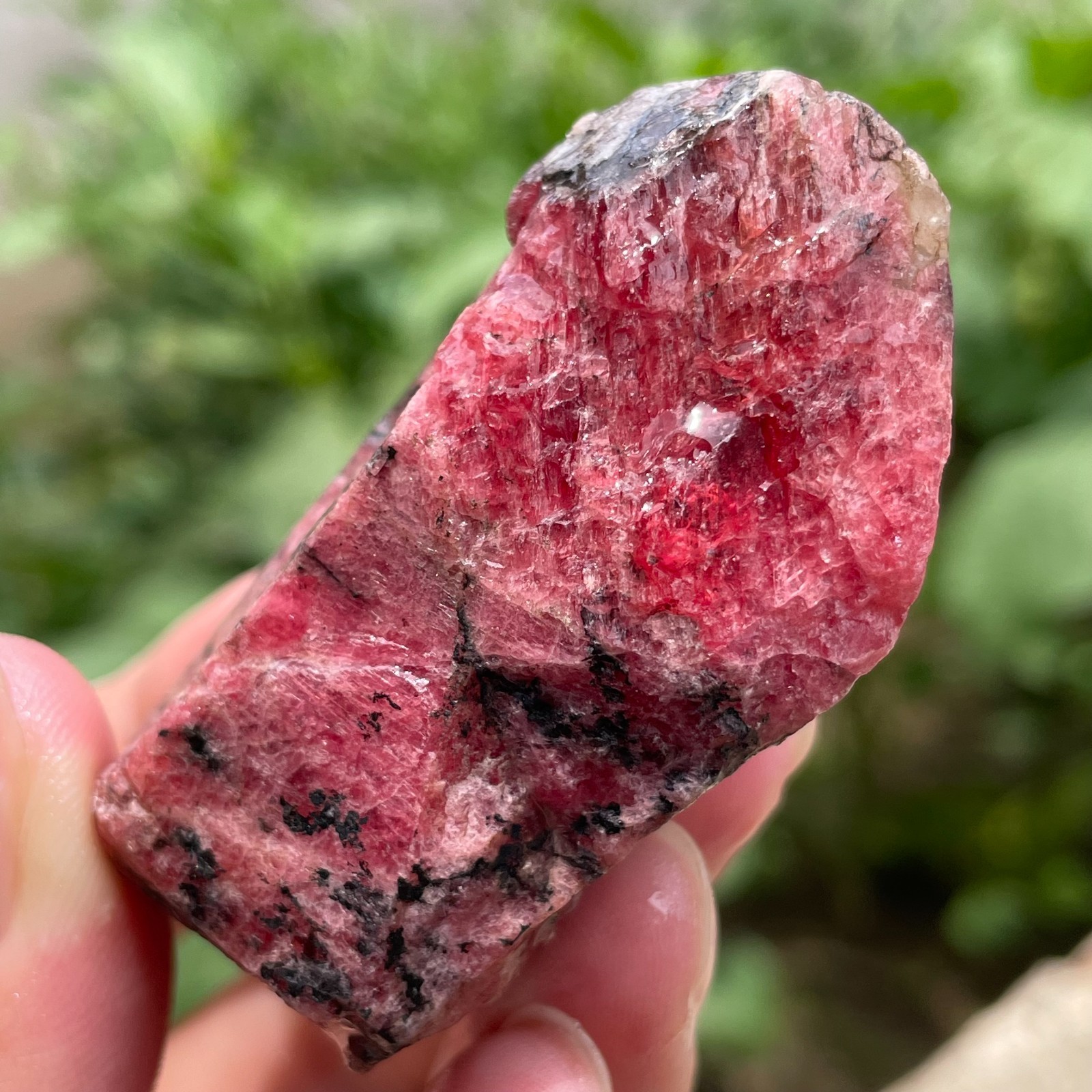 135g Small Raw Ore Red Black Rhodonite Quartz Gemstone Mineral Specimen