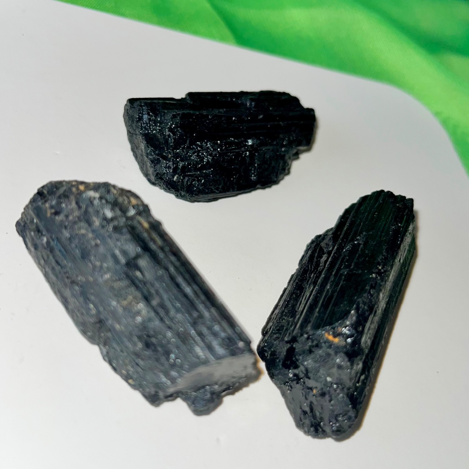 🖤 last set of 3 Black Tourmaline Raw Crystal Specimen Minerals freepost 97g