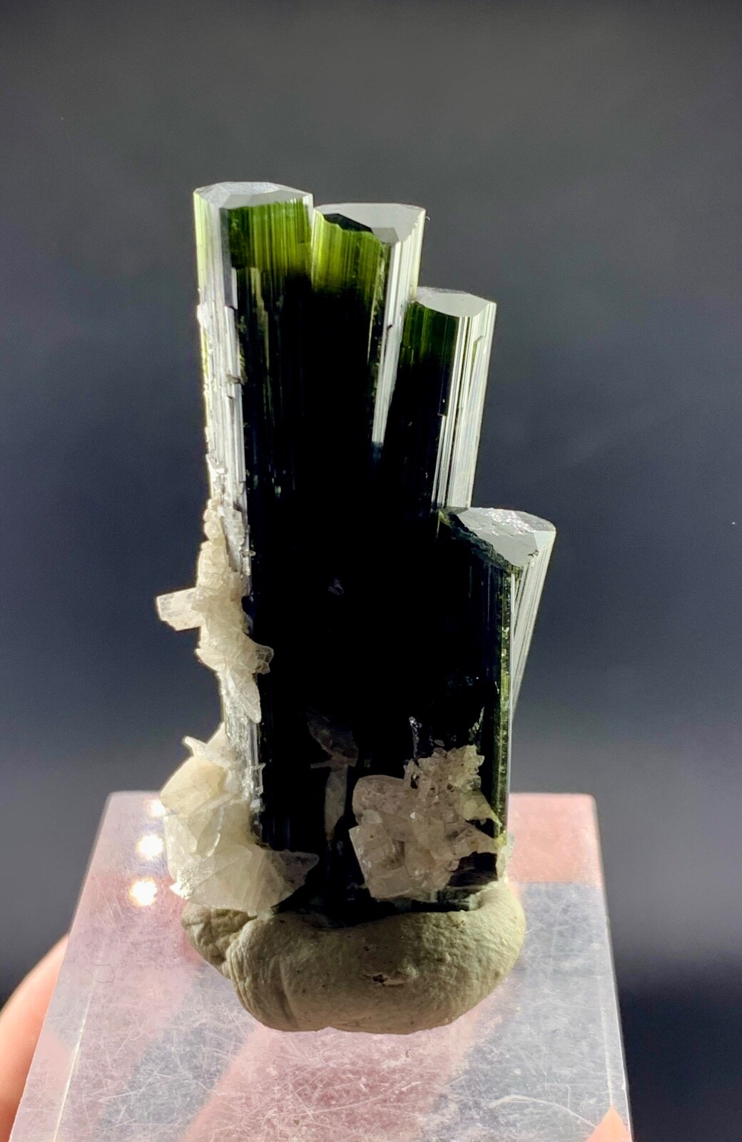 24 Gram Supper Fantastic Green Cap Tourmaline crystal penetrate in quartz beauty