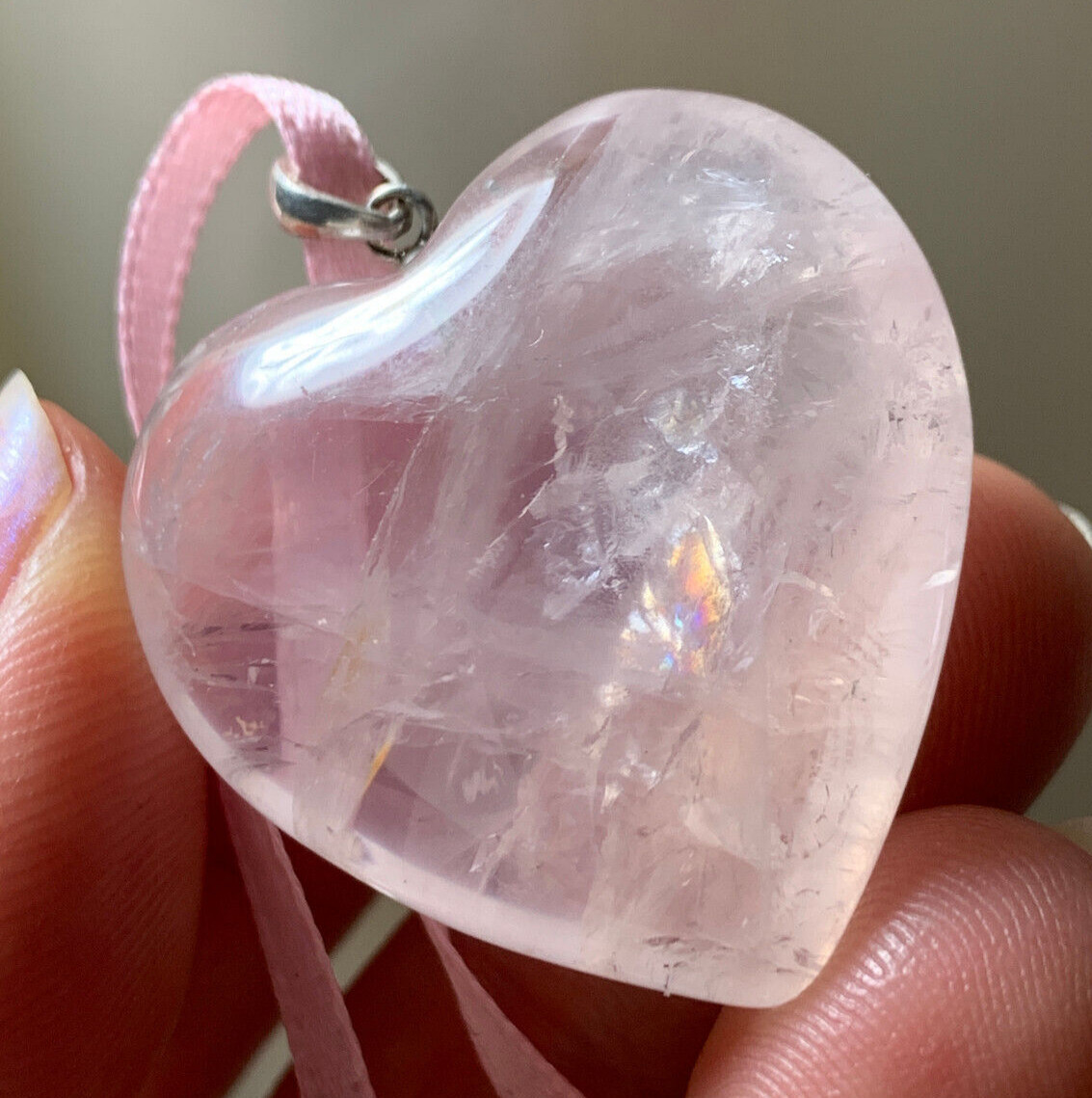 BEAUTIFUL RARE ROSE QUARTZ PUFFY HEART POLISHED CRYSTAL CARVING CHOKER NECKLACE