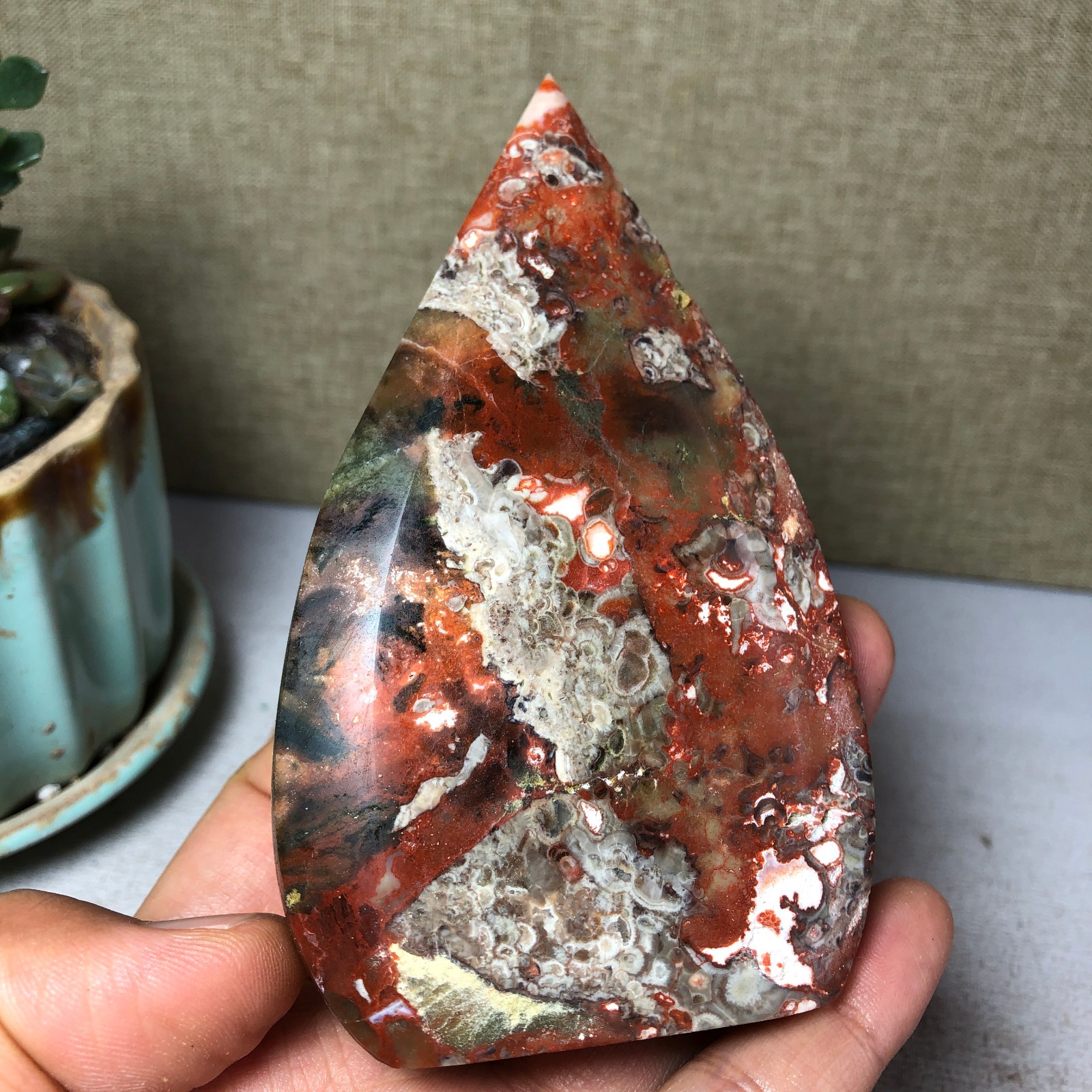Natural l Indonesian Bloodstone agate point leaf Crystal specimens 165g A4928