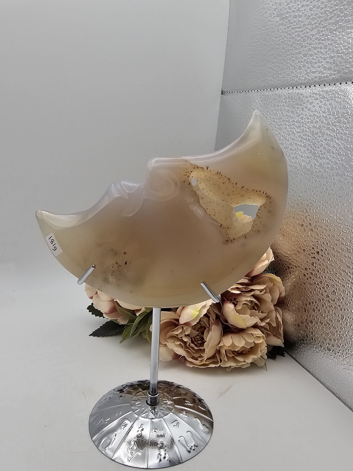 Druzy Agate Moon Crescent crystal Carving 11.5 x 6.8cm 181g