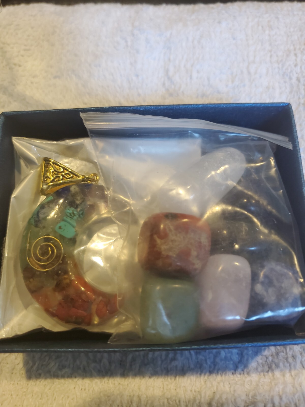 Natural 7 Chakra Healing Crystal Tumbled Stone Set Moon Pendant W/ Gift Box