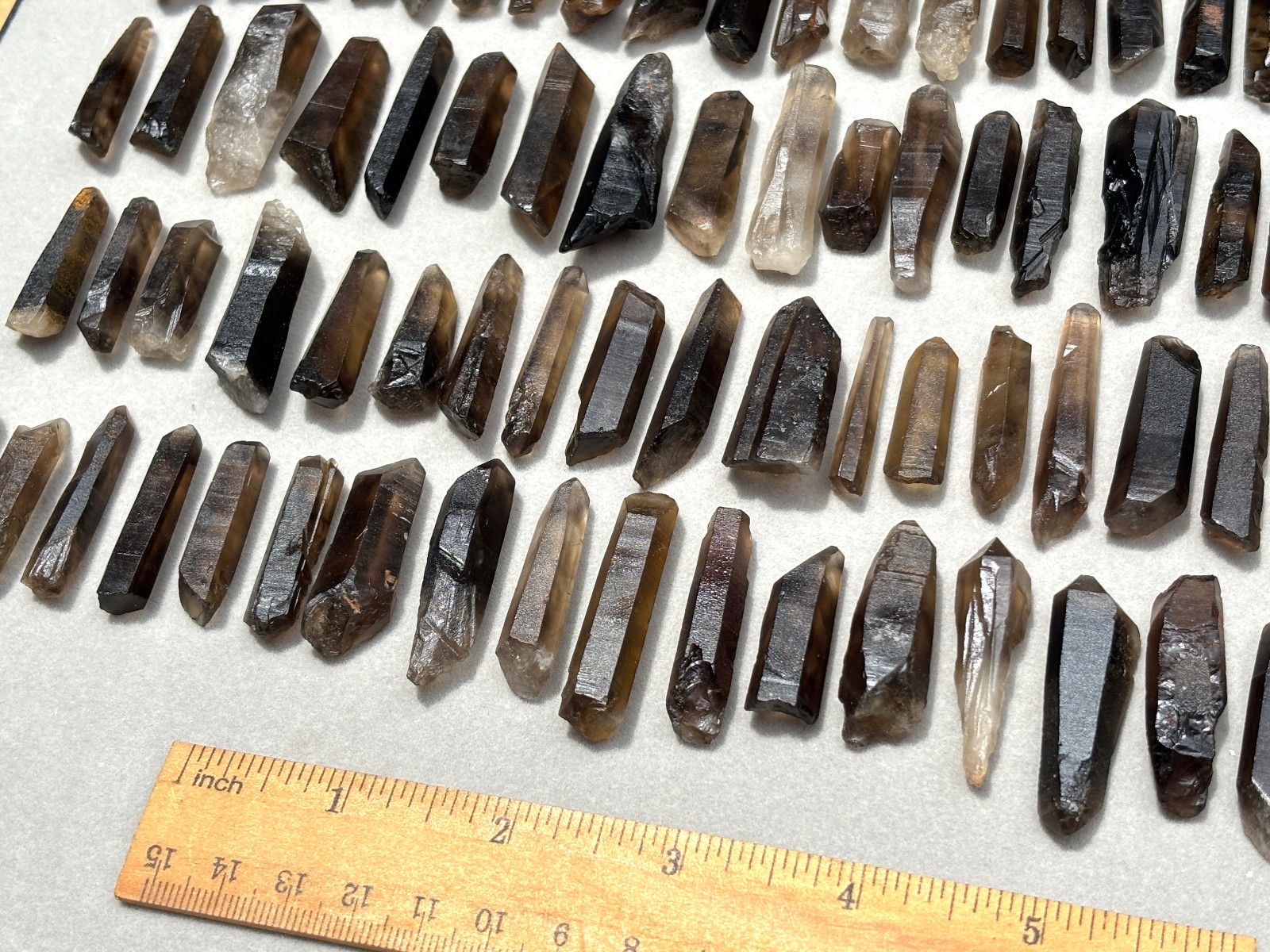 100pcs Bulk Natural Crystal Smokey Quartz Small Points Terminated Wand Specimens