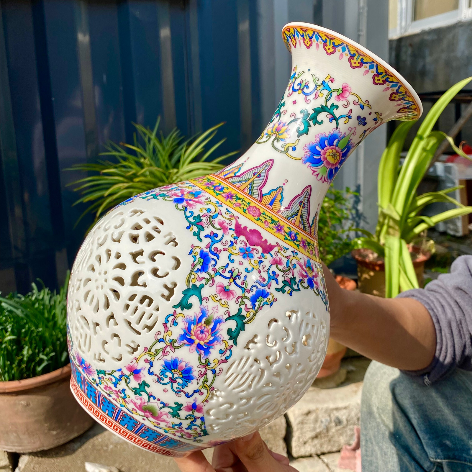 1.83LB Classic landscape painting poetic ceramic vase from Jingdezhen, China