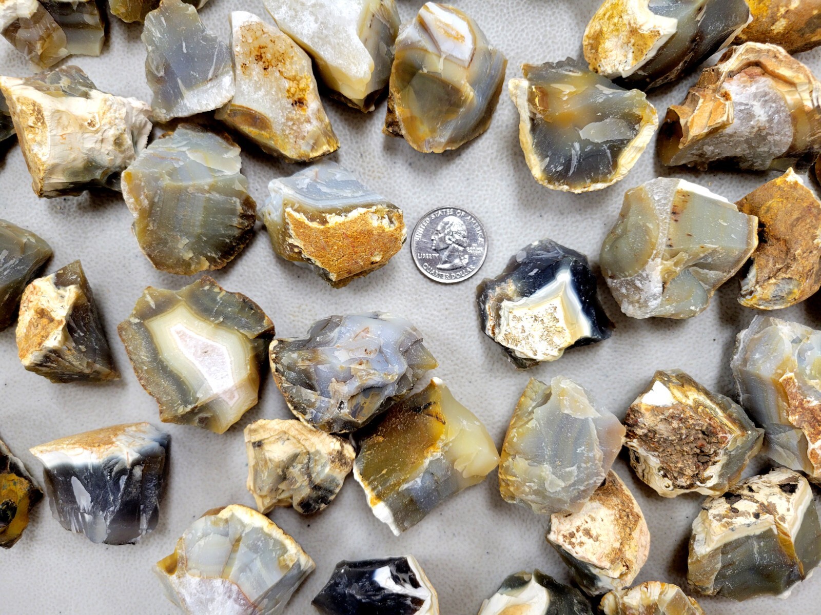 Raw Rough Yellow Carnelian Agate Crystals Bulk Stones from India for Tumbling
