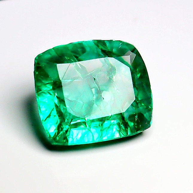 Natural Green Emerald 9.90 Ct Cushion Cut Certified Colombian Loose Gemstone