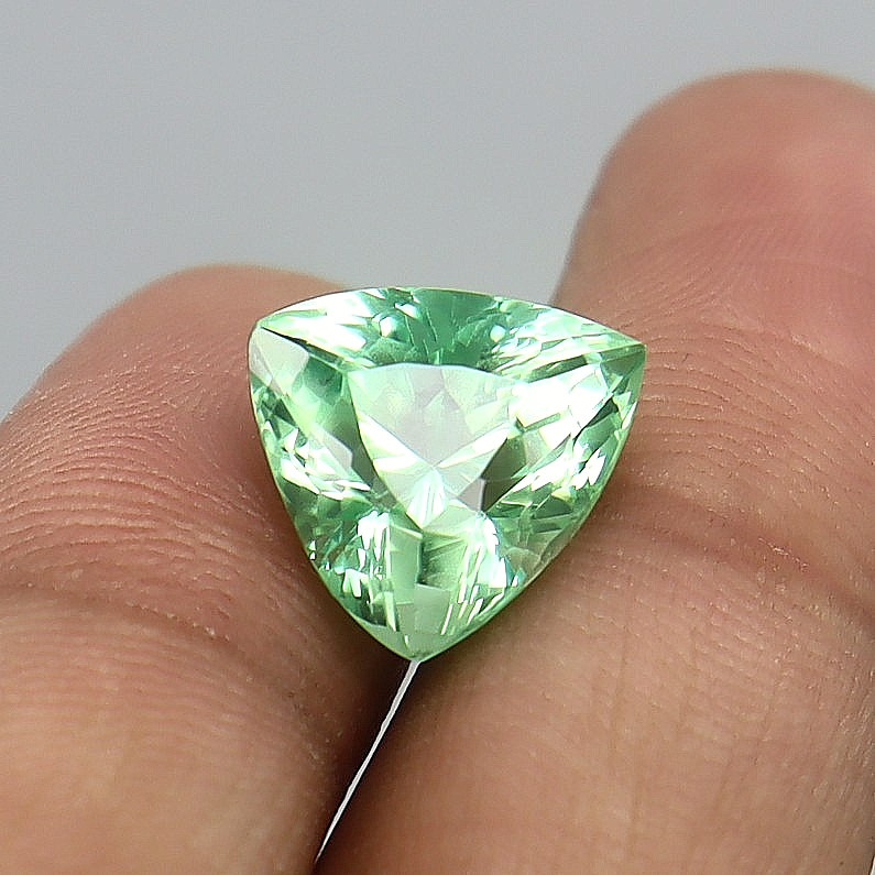 9 Ct AAA Natural Flawless Ceylon Green Sapphire Loose Gemstone Trillion Cut