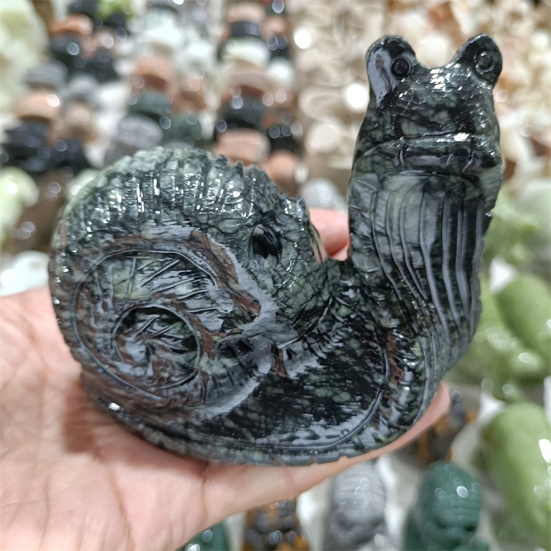 1pc Natural Xiuyan jade Quartz Crystal Skulls Healing Carved Snail Skull 1.1LB