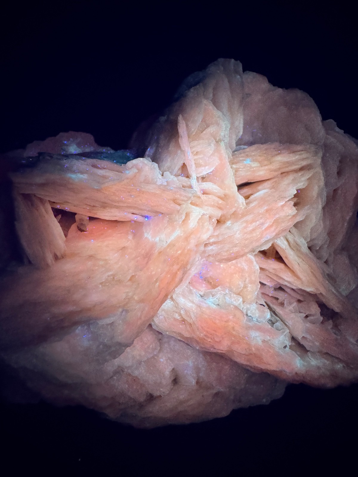 6672 Lovely White Petal Calcite with Pink UV Hu Bei 654g