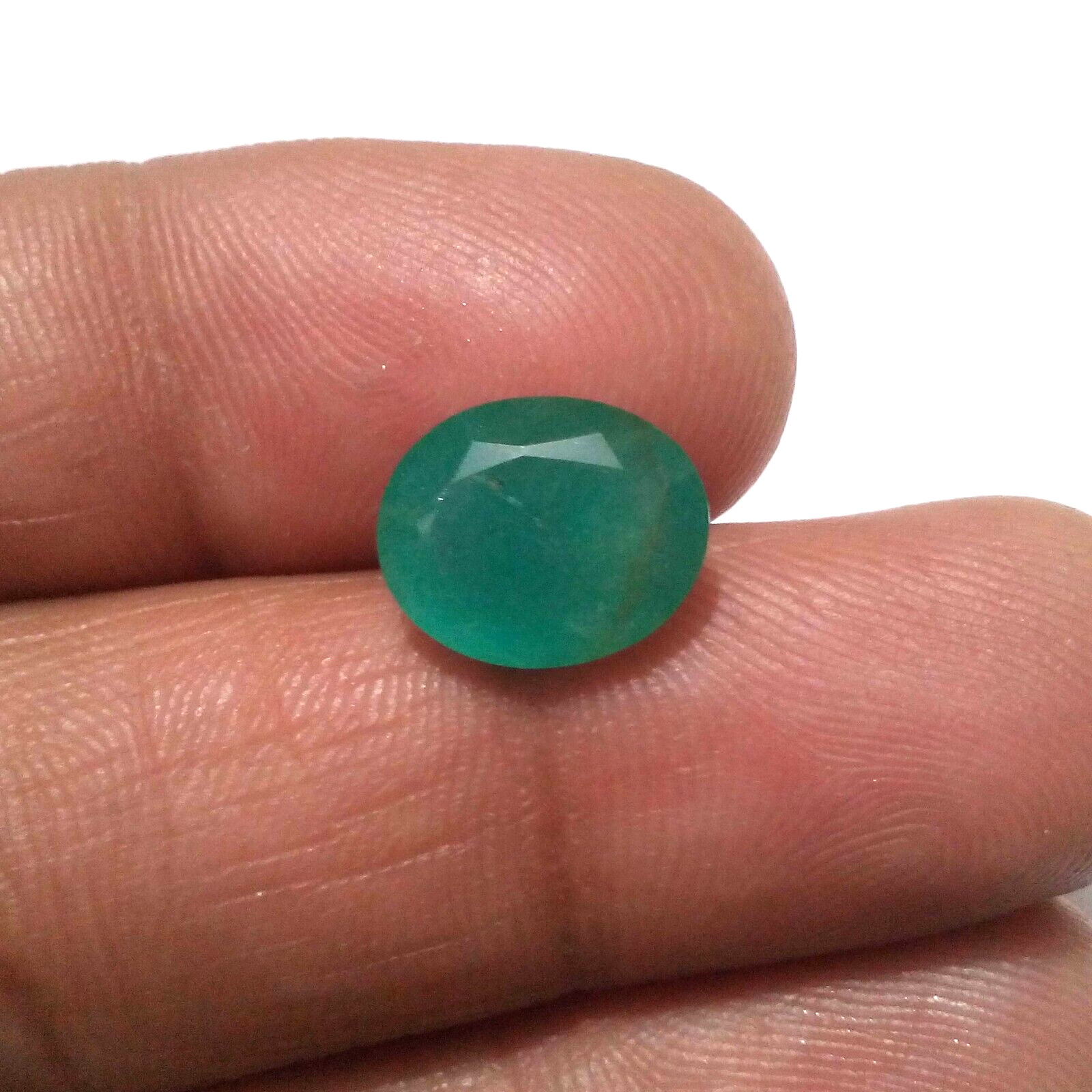 Natural Glowing Zambian Emerald Oval Shape 5.55 Crt Green Faceted Loose Gemstone