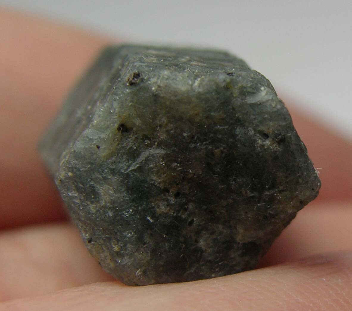 #28 Madagascar 28.00ct Natural Blue Corundum Sapphire Crystal Specimen 18mm