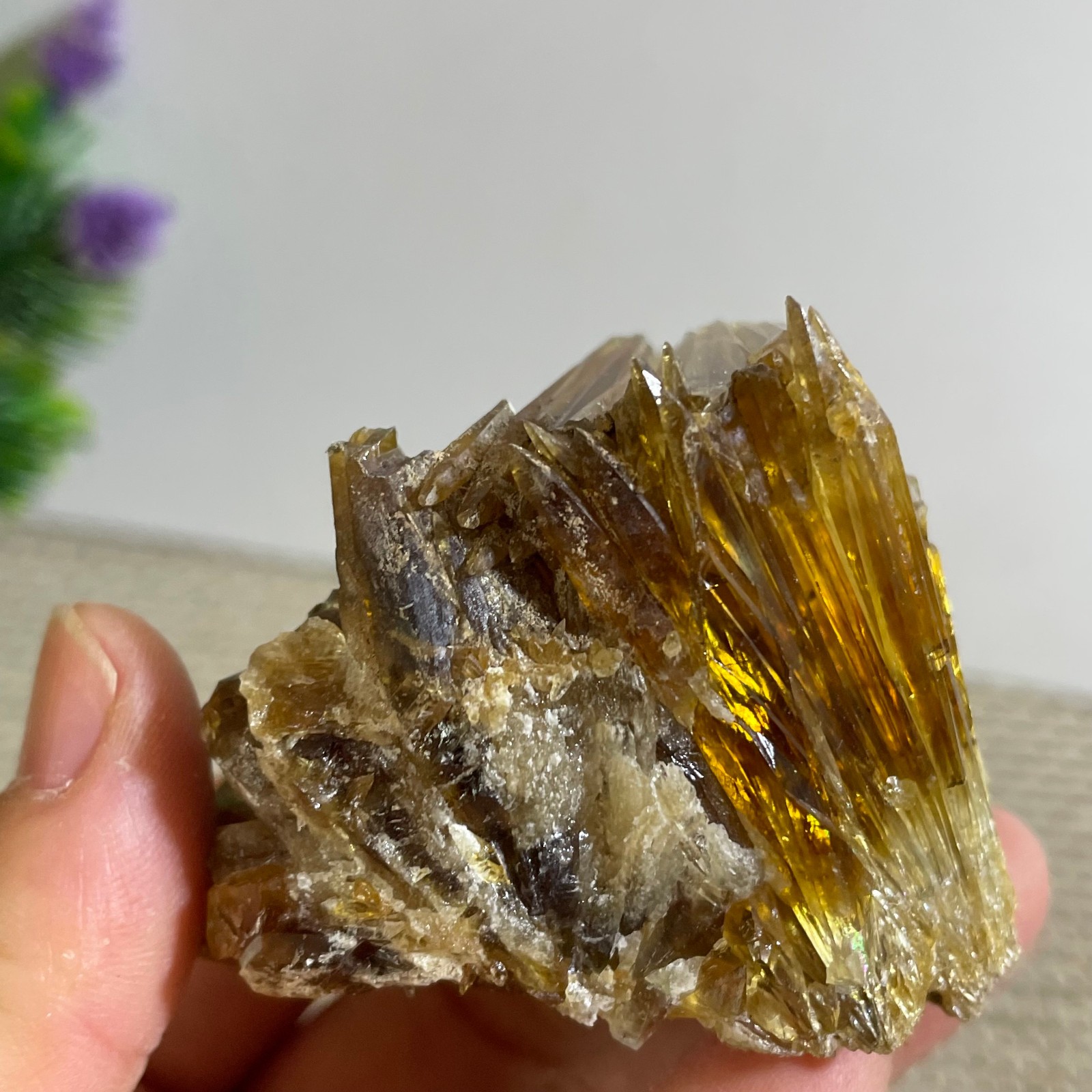 New Find Rare Amber Calcite Phosphorescent Mineral Specimen 106g
