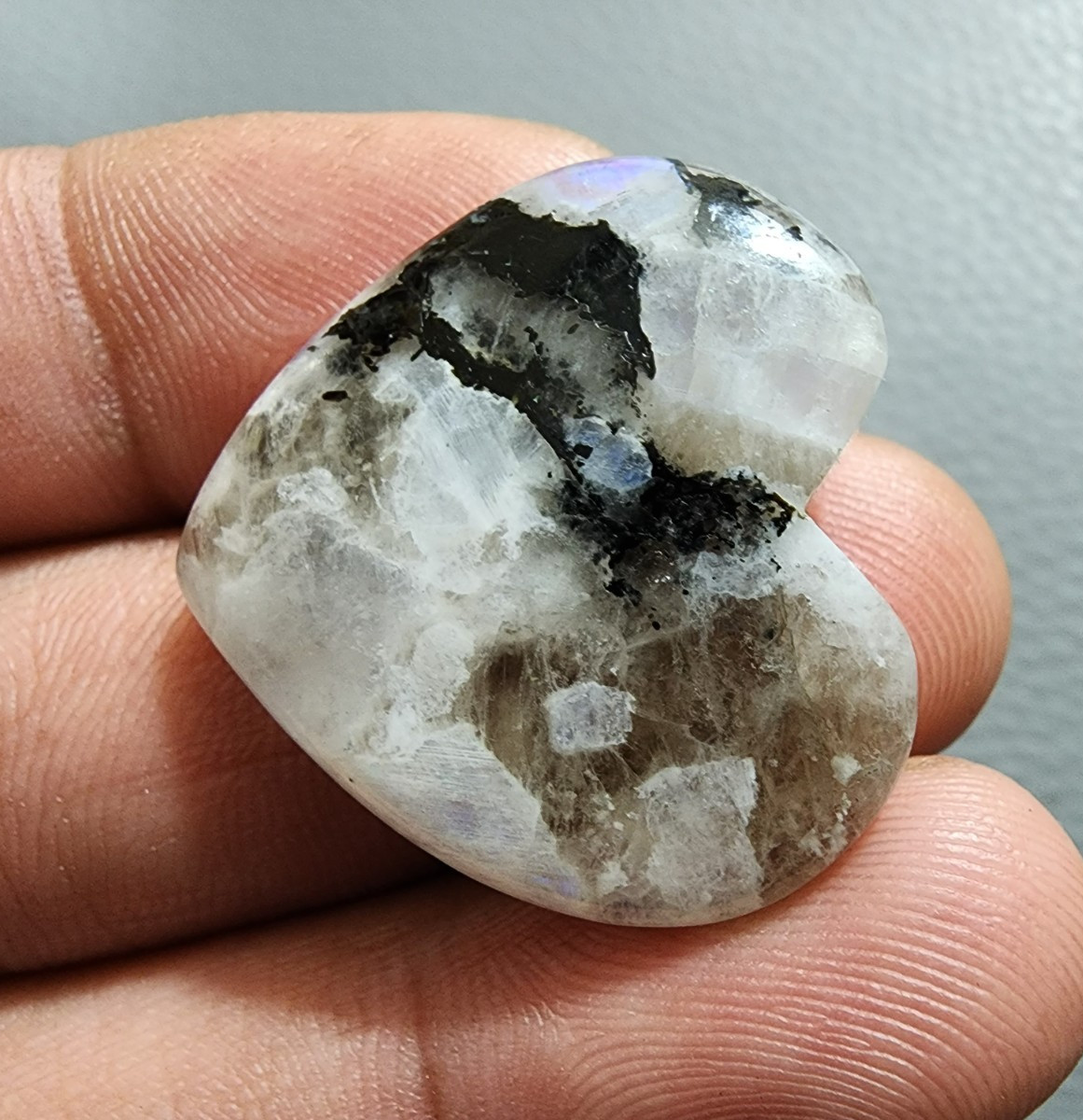 41 Crt Glowing White Rainbow Moonstone Cabochon Heart Shape Jewelry For Pendant