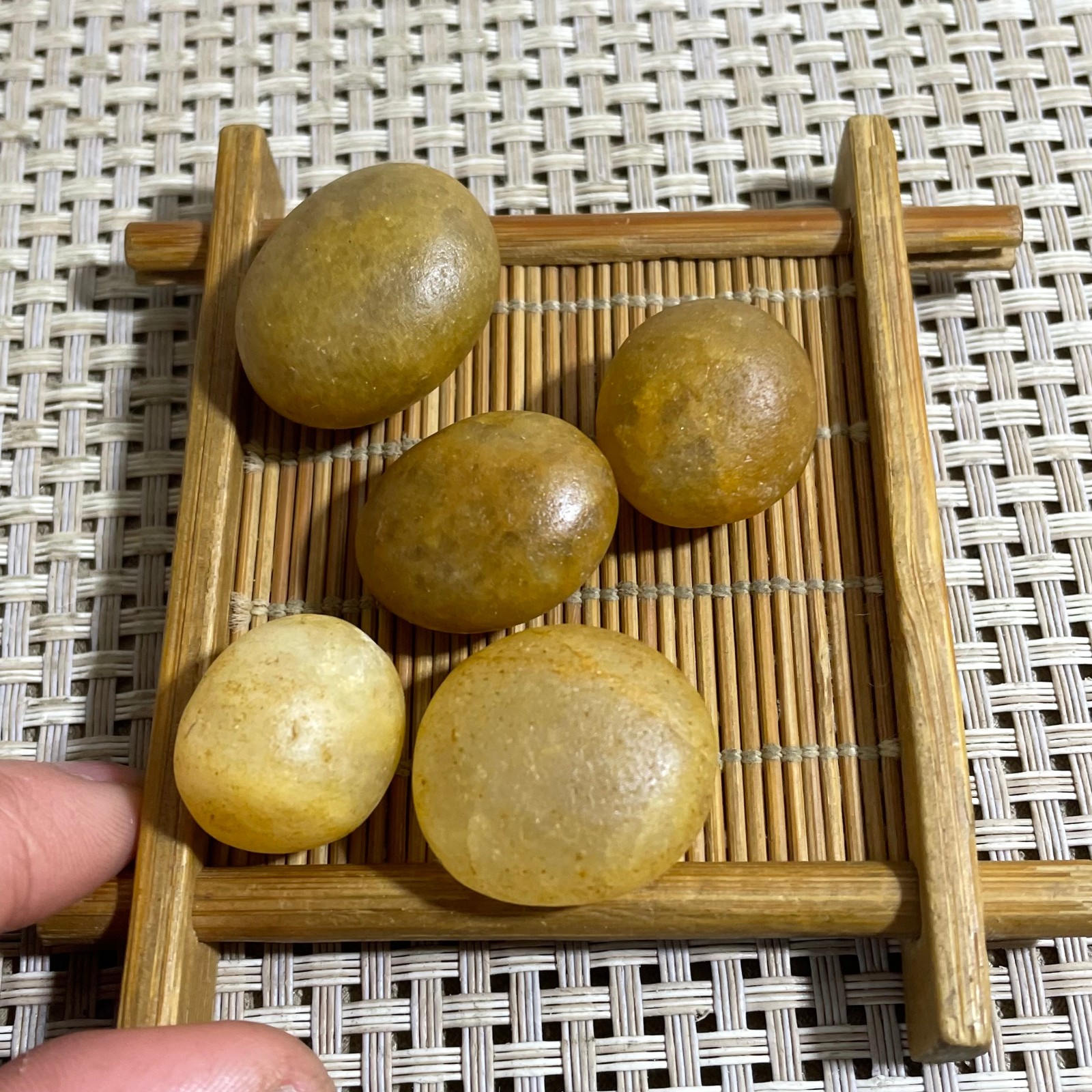 50g Bonsai Suiseki- Gobi Agate Eyes Stone-Rare Stunning Viewing