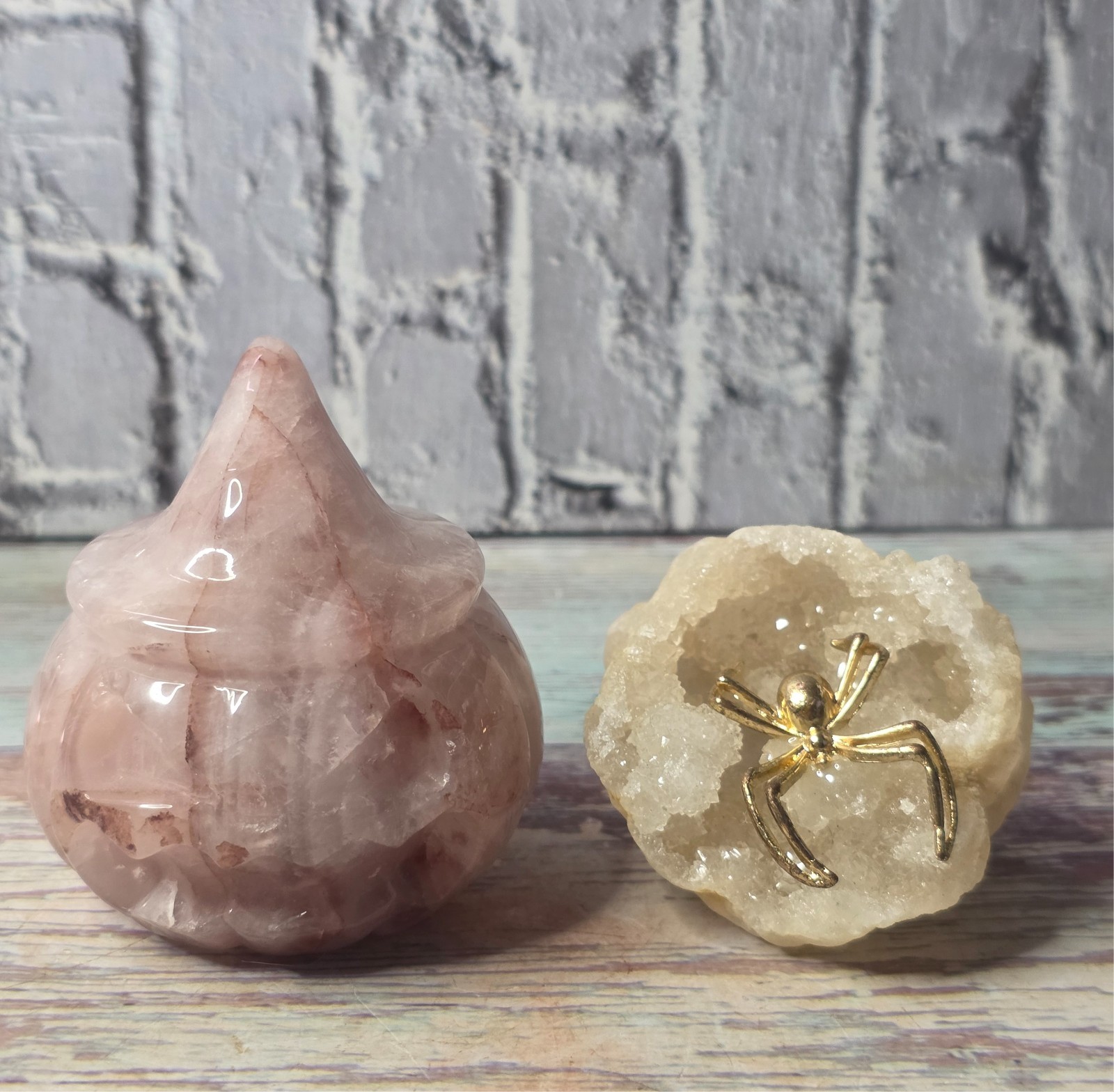 2-Piece Crystal Décor Set – Hand-Carved Rose Quartz Pumpkin & White Druzy Quartz