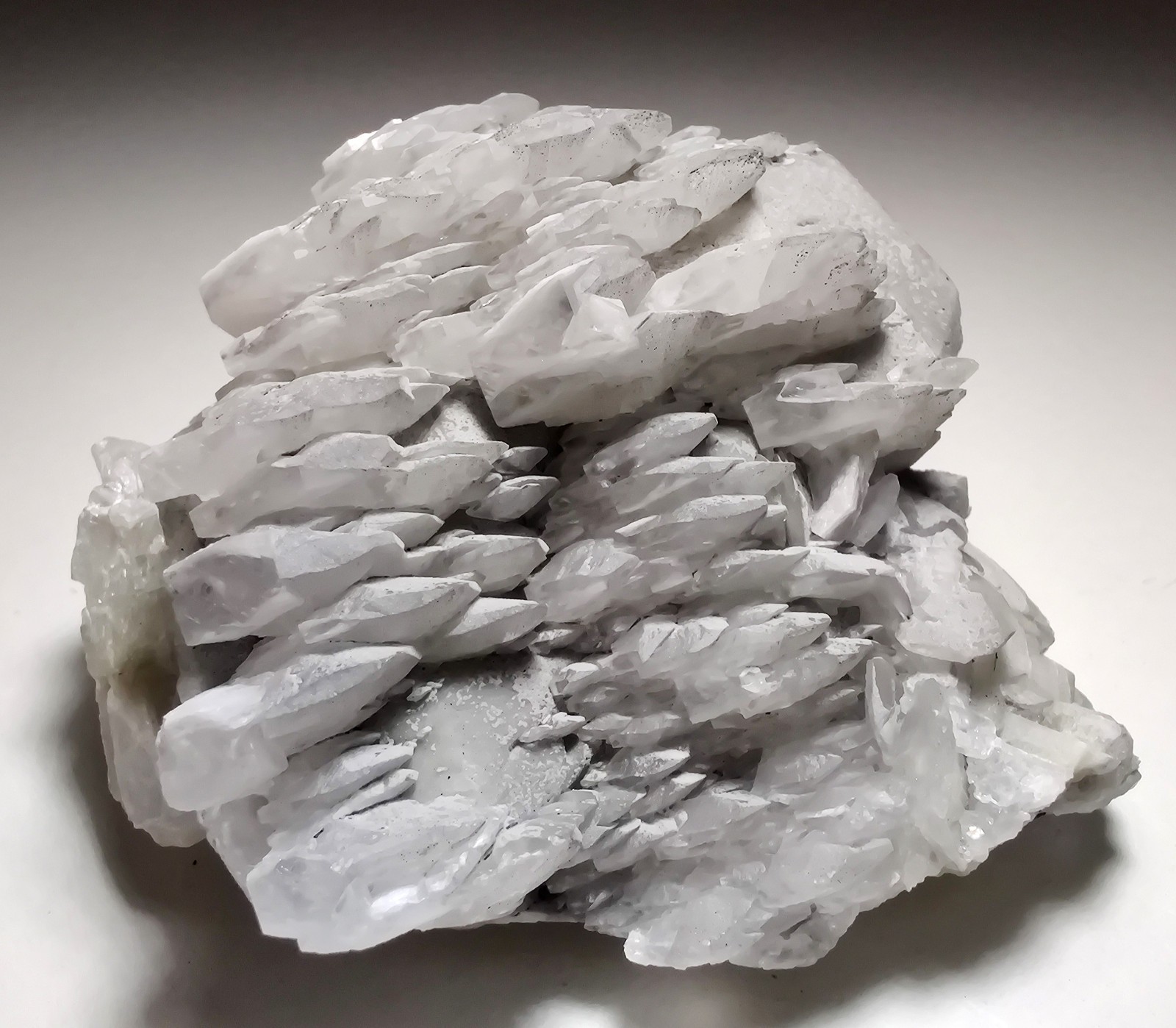 Poker-chip Calcite, excellent specimen, fluorescent. Charcas, Mexico. 217 grams.