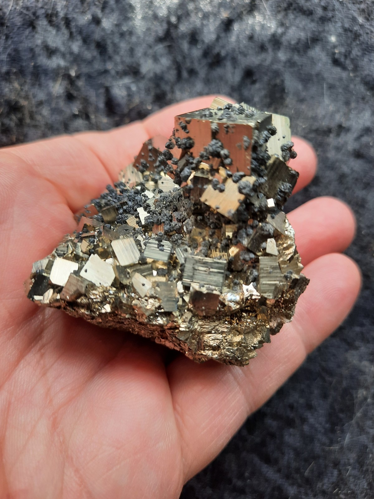 100% Natural High Quality PYRITE Crystal CUBE Cluster with SPHALERITE Peru 235gr