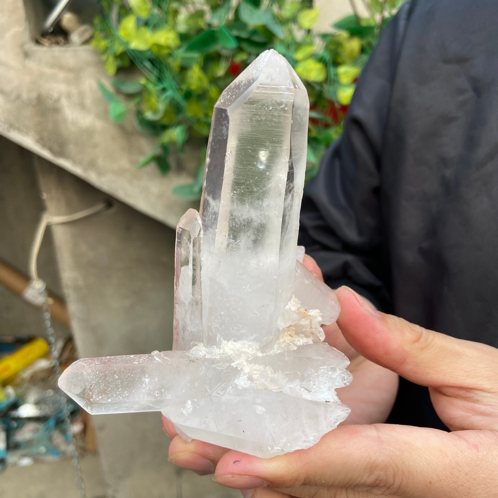 280g Natural Clear White Quartz Crystal Cluster Rough Healing Specimen