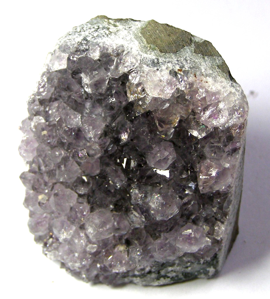 LOVELY SMALL AMETHYST GEODE – 5.7 x 4.4 cms 122 grams – third eye – BRAZIL #B