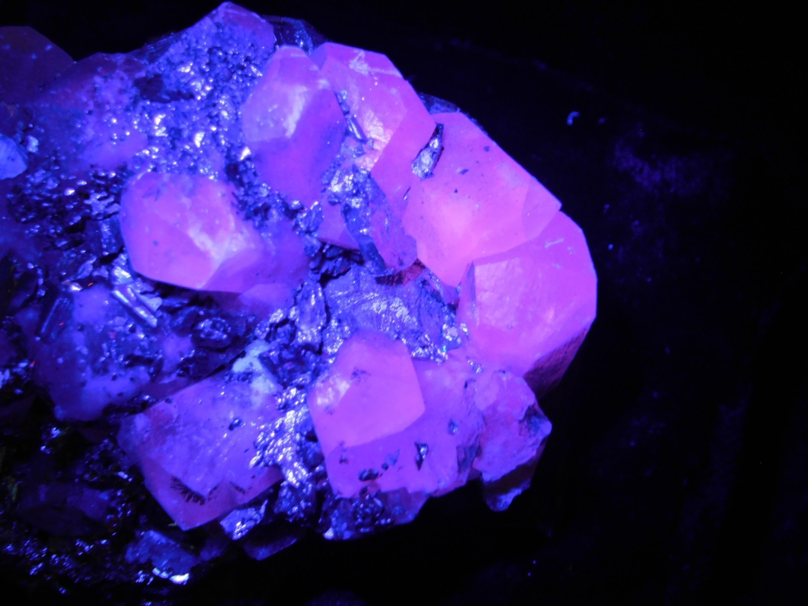 Larger! FLUORESCENT Calcite CRYSTAL Cluster with PYRITE Peru 376gr