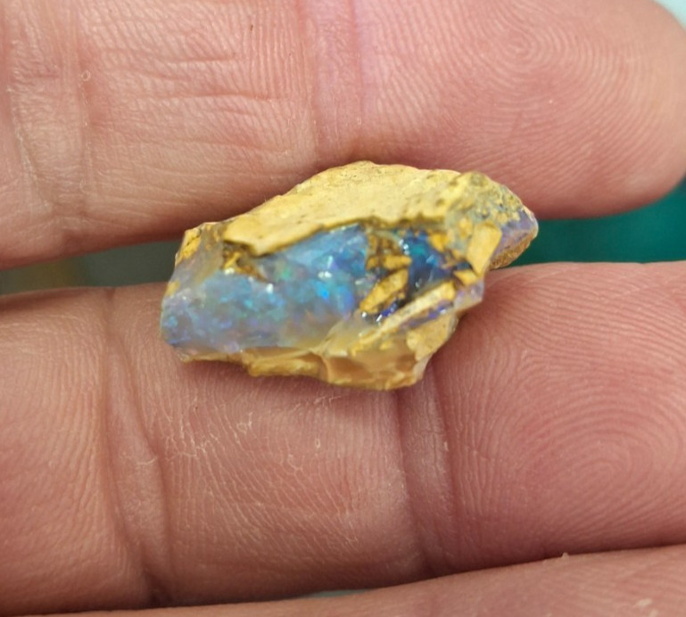 Nice Opal Piece…18 carat