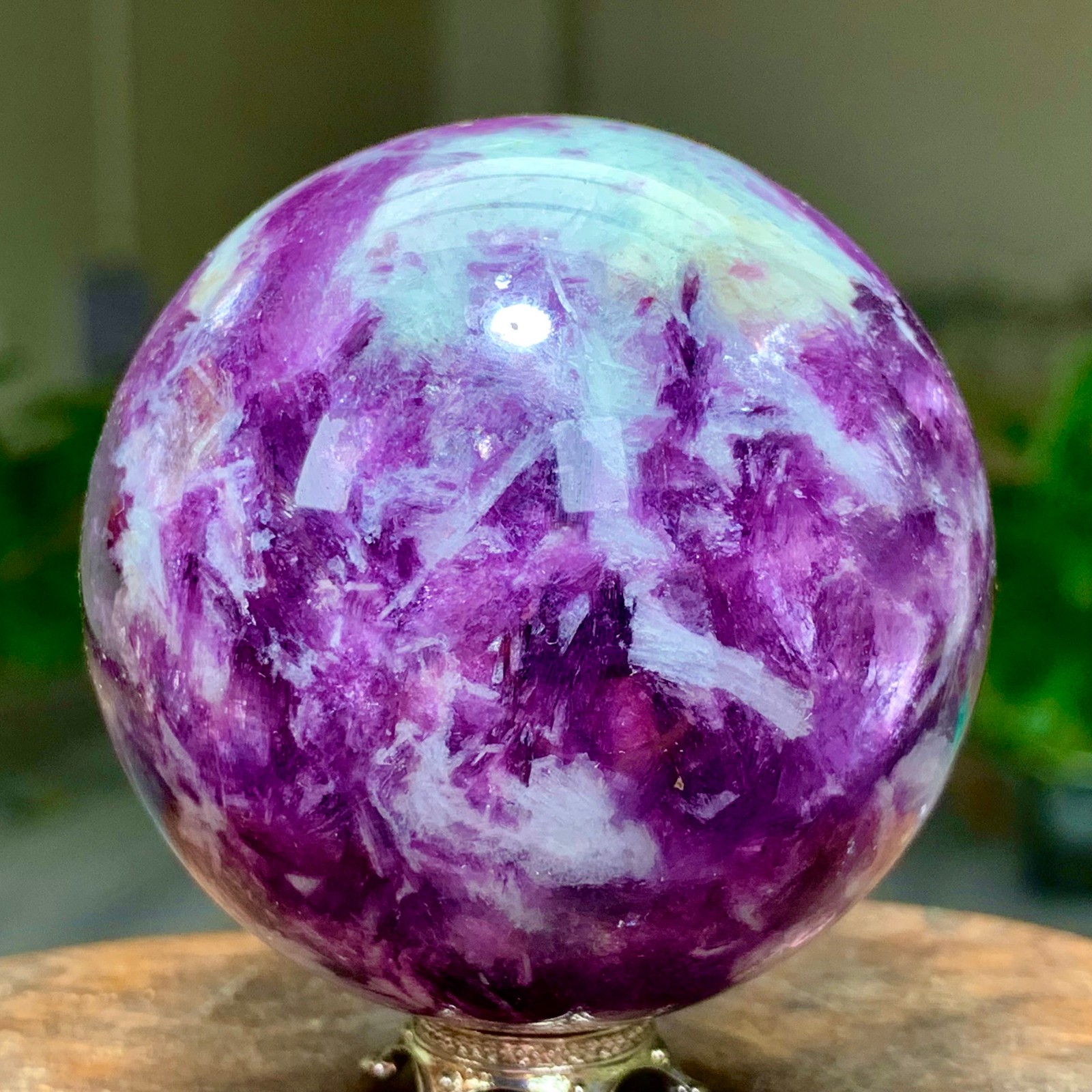 265G Natural Beautiful Purple Lithium Mica Crystal Spherical Mineral Sample