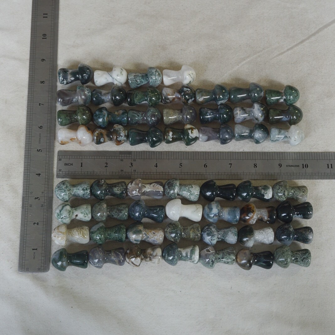 1kg 50 Natural Moss Agate Carnelian Crystal Mushroom Carving Palm Healing 35mm