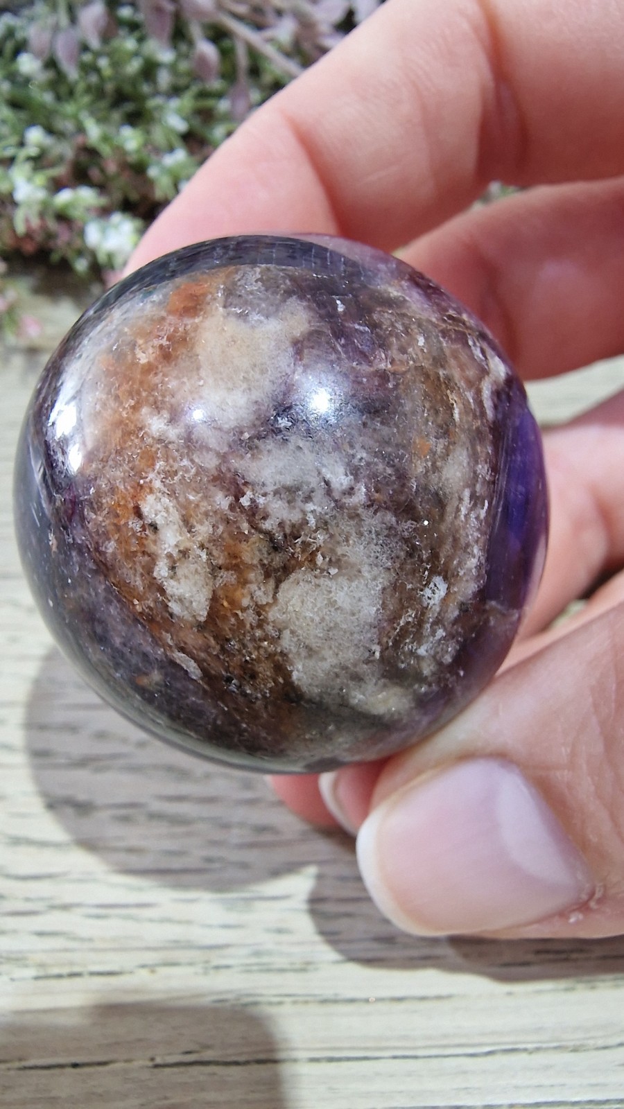 Purple Mica Crystal Sphere Strong Flash Free Holder 101g 40.6mm