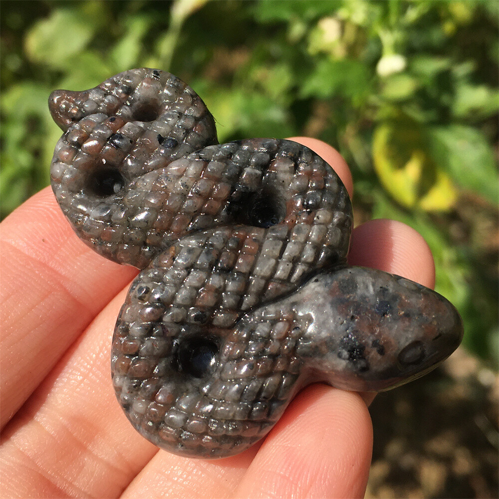 1.5″ Natural Yooperlite snake skull carved quartz crystal skull healing 1pc