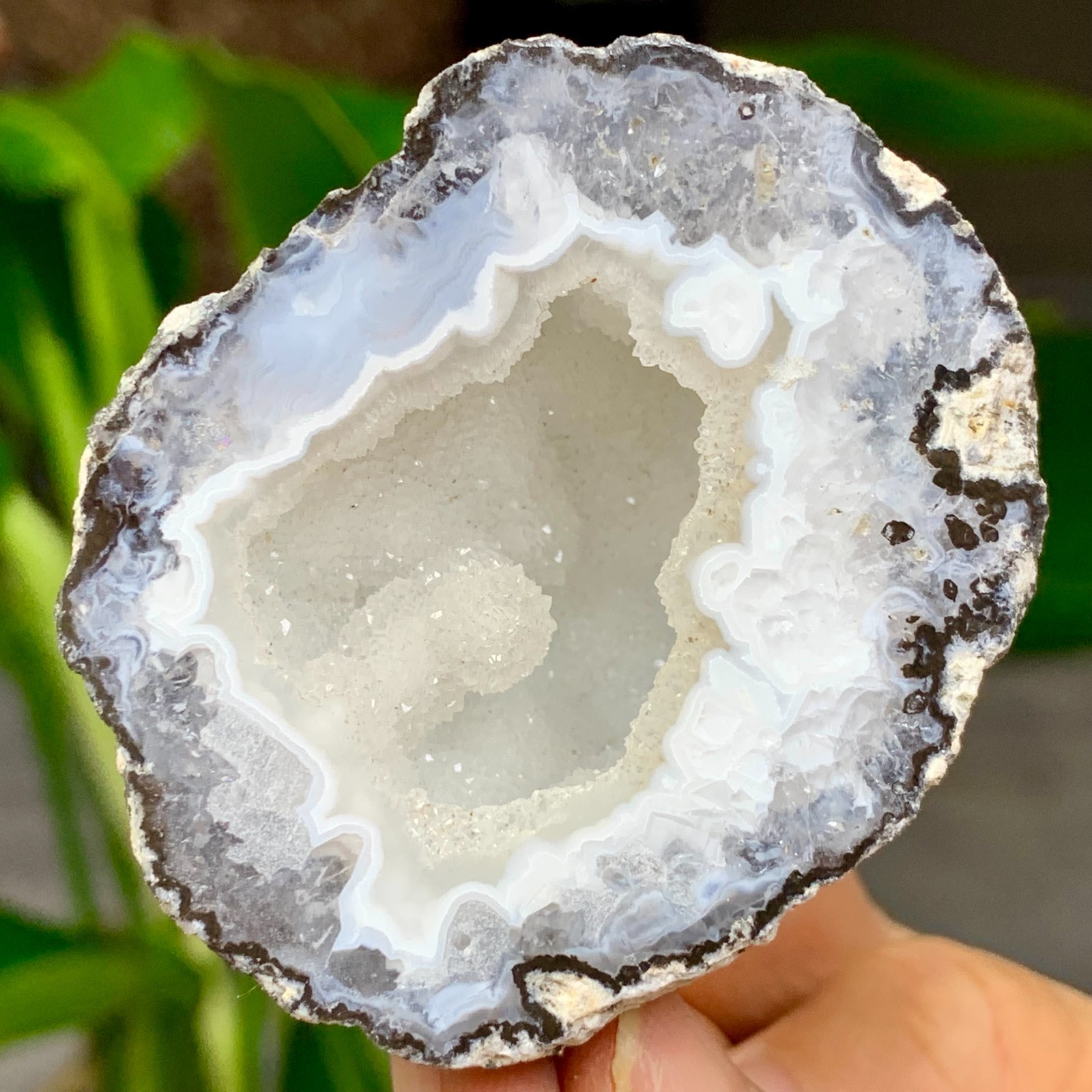 126G Natural agate geode quartz crystal rough sample spiritual energy repairA419