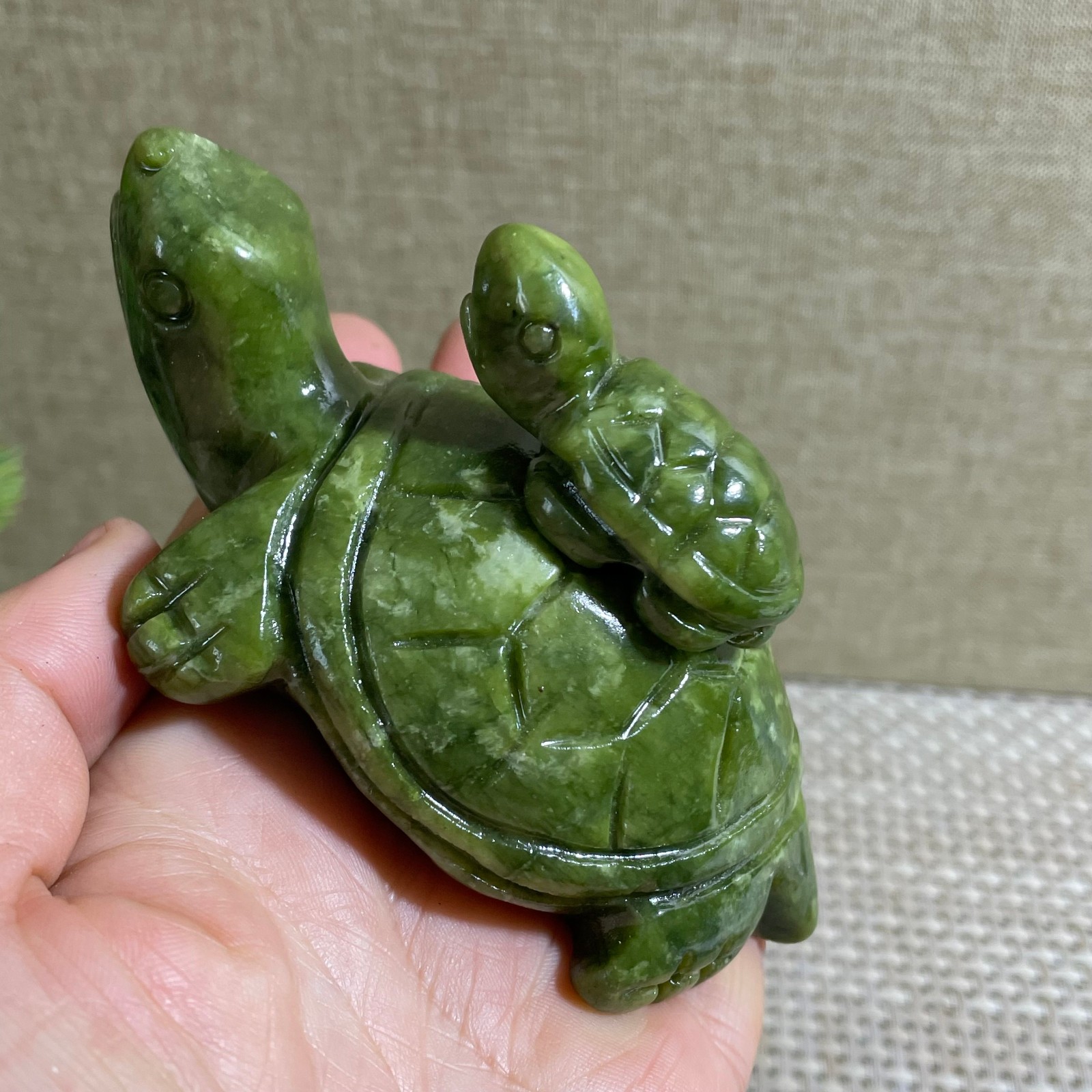 228g hsiuyen jade Quartz Hand Carved tortoise skull Crystal Healing