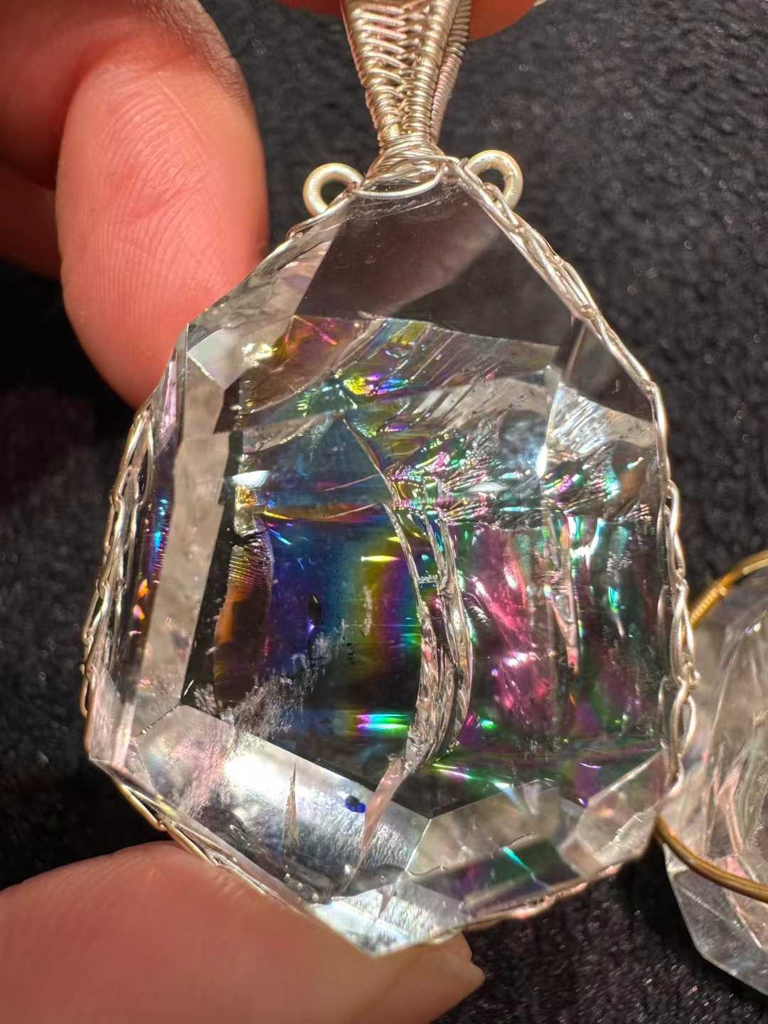1pc A++ Natural Rainbow White Quartz Crystal Pendant Reiki Healing Gift