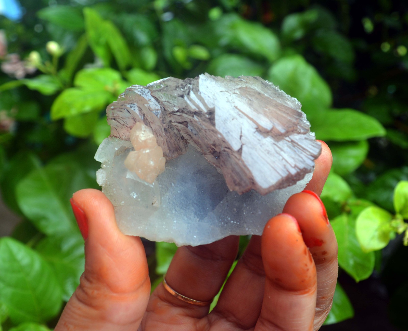 heulandite crystal w/ stilbite & chalcedony matrix minerals specimen j-7