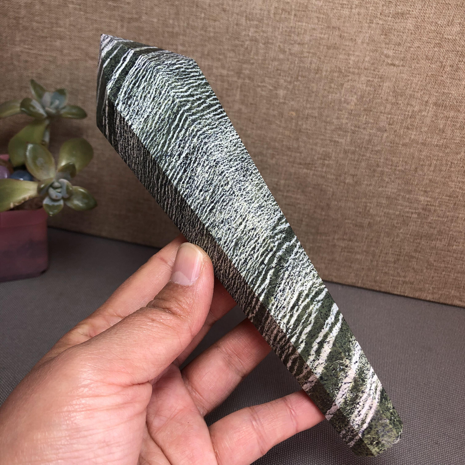 177mm Long Natural zebra wand Obelisk Crystal Quartz specimens 292g A5147