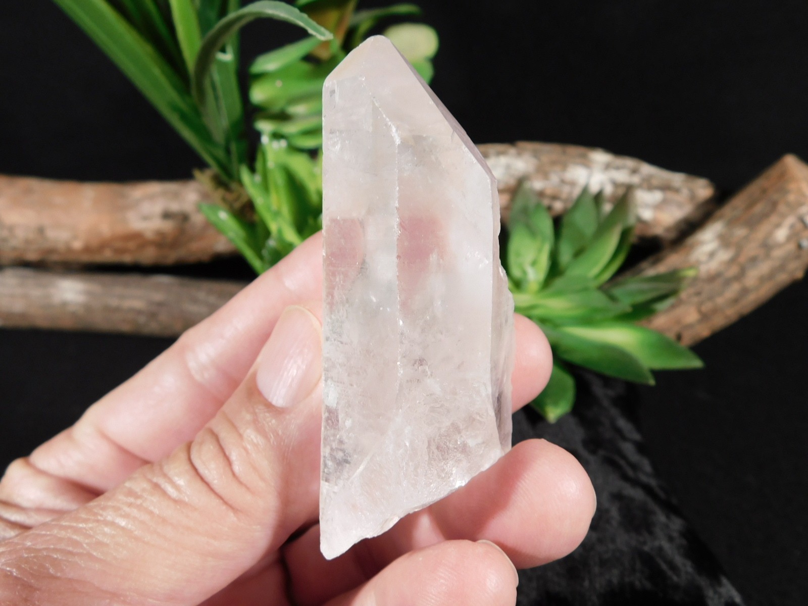 Translucent QUARTZ Crystal 100% Natural Brazil 98.9gr