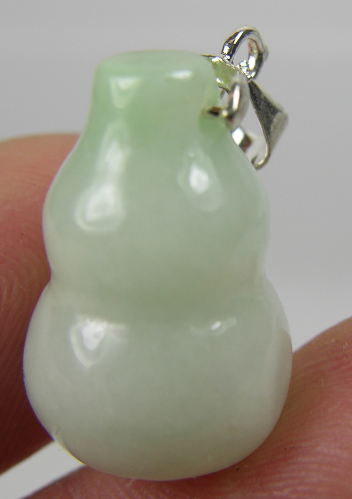 #7 30.90ct 3/4 in Tibet 100% Natural Jade Hand Carved Gourd Pendant 6.15g 19mm
